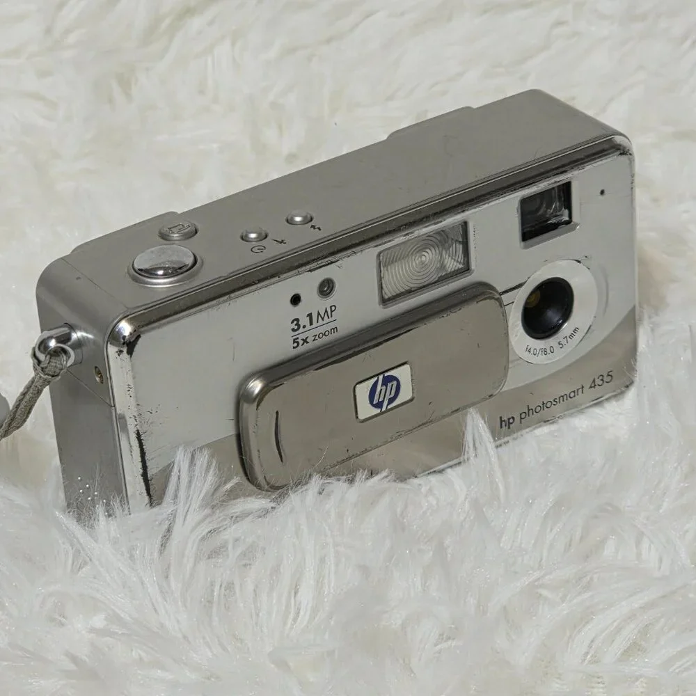Vintage HP Photosmart 435 digital camera WORKING